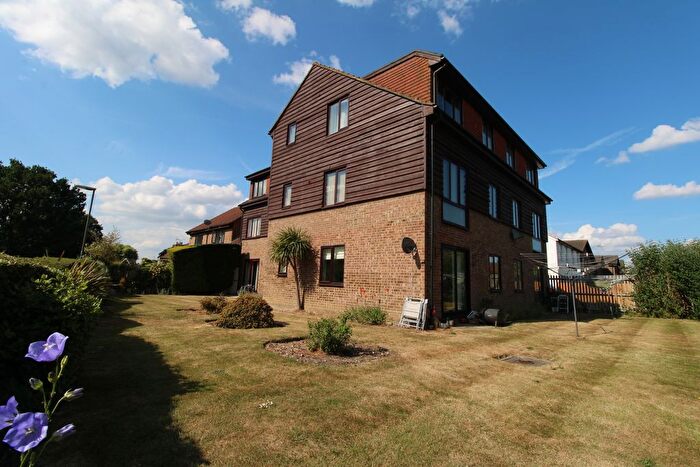 1 Bedroom Flat For Sale In Cornerside, Ashford, TW15