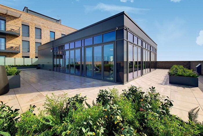 1 Bedroom Flat To Rent In Uncle Southall, Southall, London, UB2