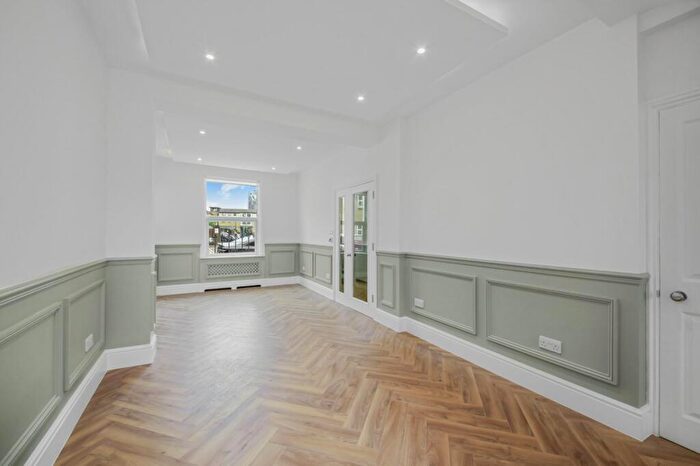 3 Bedroom Terraced House To Rent In Cold Harbour, Blackwall, E14