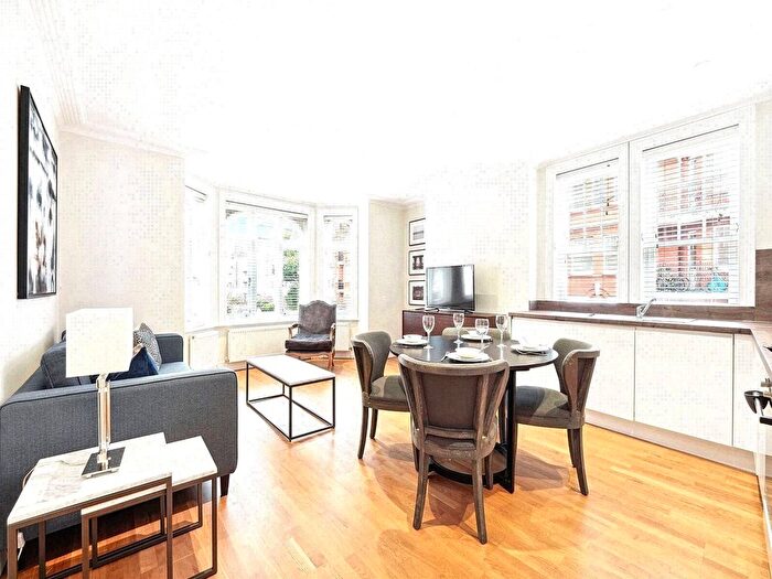 2 Bedroom Flat To Rent In Hamlet Gardens, King Street, W6