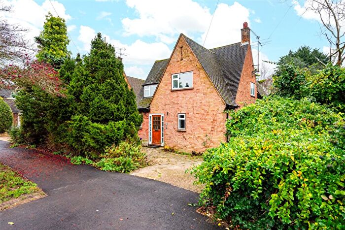 3 Bedroom Detached House To Rent In Hawthorn Hill, Letchworth Garden City, Hertfordshire, SG6