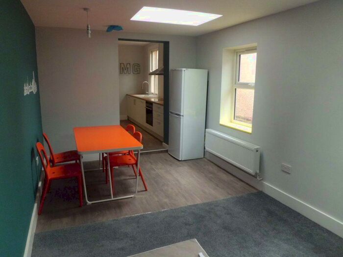 4 Bedroom House To Rent In Rookery Road, B29