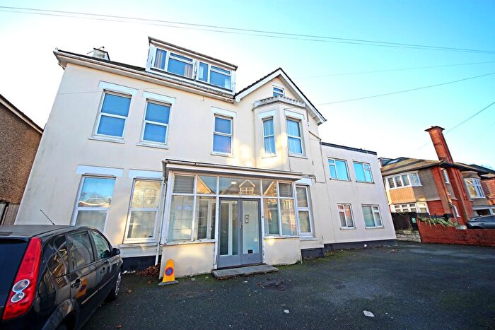 2 Bedroom Flat For Sale In Westby Road, Bournemouth, BH5