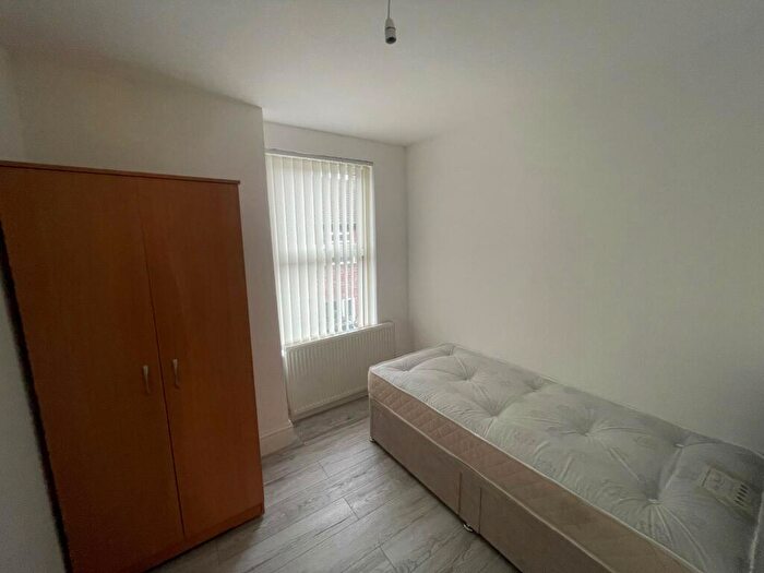 5 Bedroom House To Rent In Admiral Street, Liverpool, L8