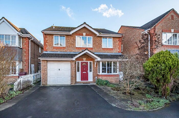 4 Bedroom Detached House For Sale In Barrington Way, Reading, Berkshire, RG1