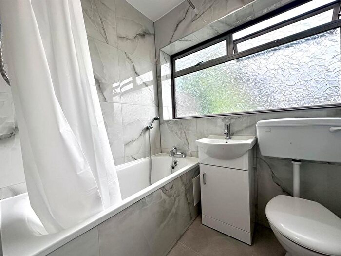 3 Bedroom Property To Rent In Clive Road, Enfield, EN1
