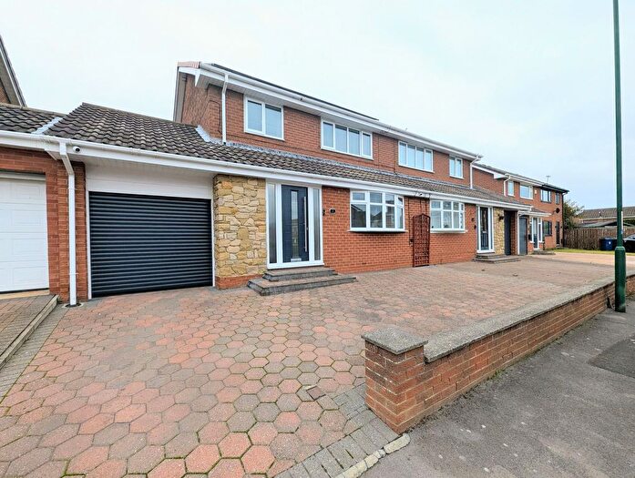 3 Bedroom Semi-detached House For Sale In Sandalwood, South Shields, NE34