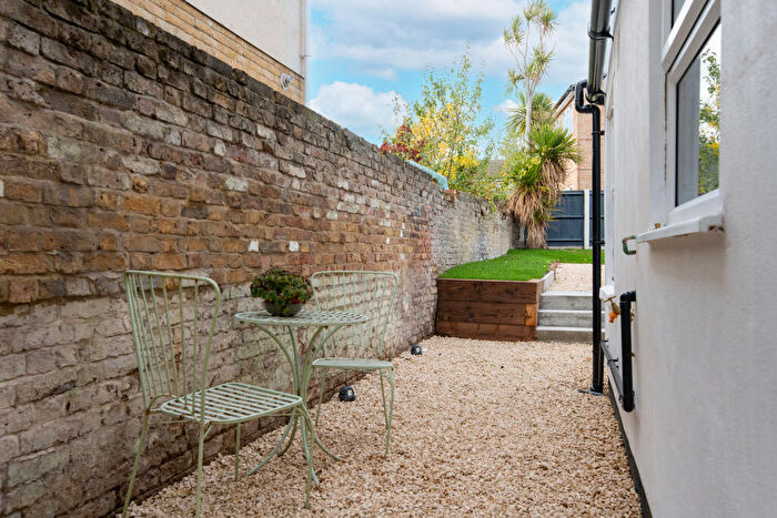 3 Bedroom End Of Terrace House For Sale In Southey Street, London, SE20