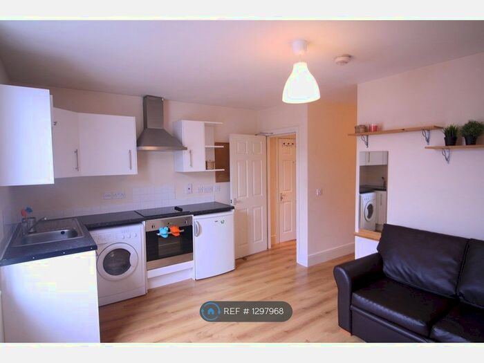 Studio To Rent In London Road, Leicester LE2