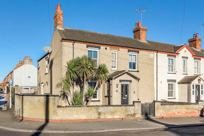 5 Bedroom End Of Terrace House For Sale In Wolverton Road, Newport Pagnell, MK16