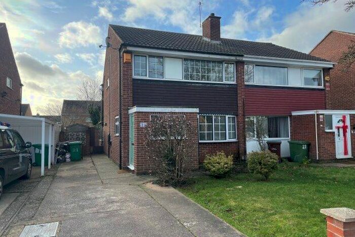 3 Bedroom Semi-Detached House To Rent In Shepard Close, Nottingham, NG6