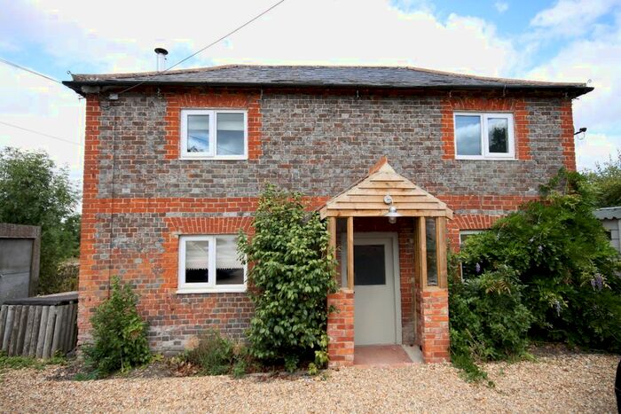 3 Bedroom Detached House To Rent In Brimpton Lane, Brimpton, Reading, RG7