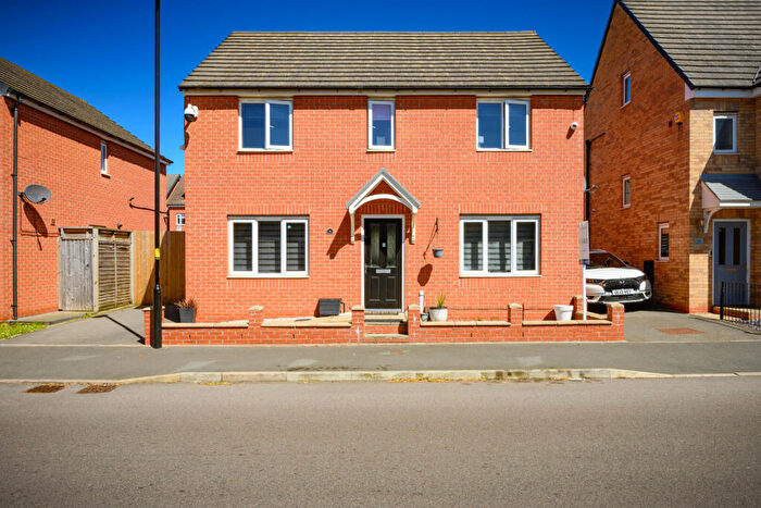 4 Bedroom Detached House For Sale In Shortridge Drive, Paragon Park, - No Onwards Chain, CV6
