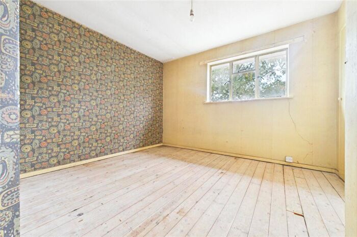 3 Bedroom Semi-Detached House For Sale In Abbots Road, Burghfield Common, Reading, RG7