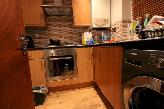 Studio To Rent In Elliot Road, Croydon CR7