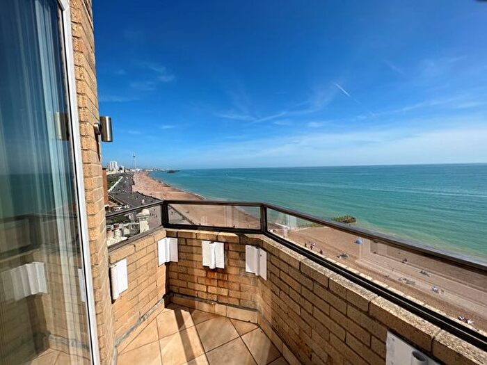 2 Bedroom Flat To Rent In Spa Court, Kings Esplanade, Hove, BN3