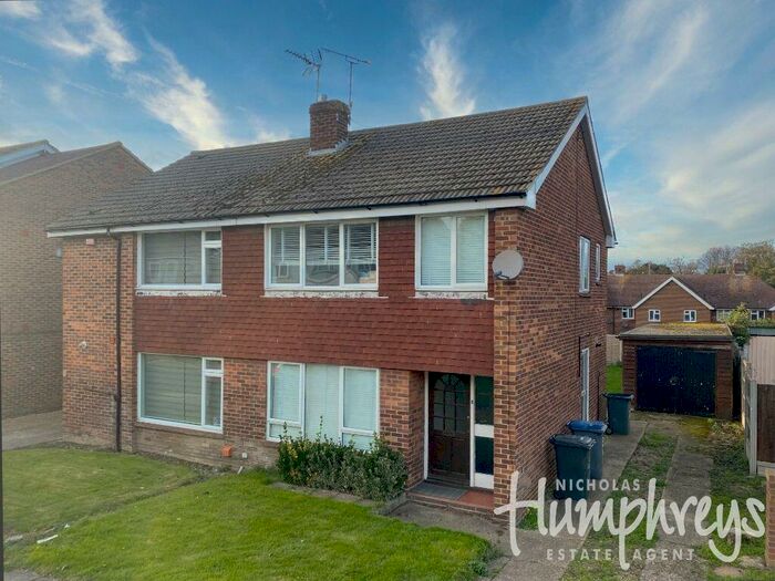 4 Bedroom Semi-Detached House To Rent In College Road, CT1