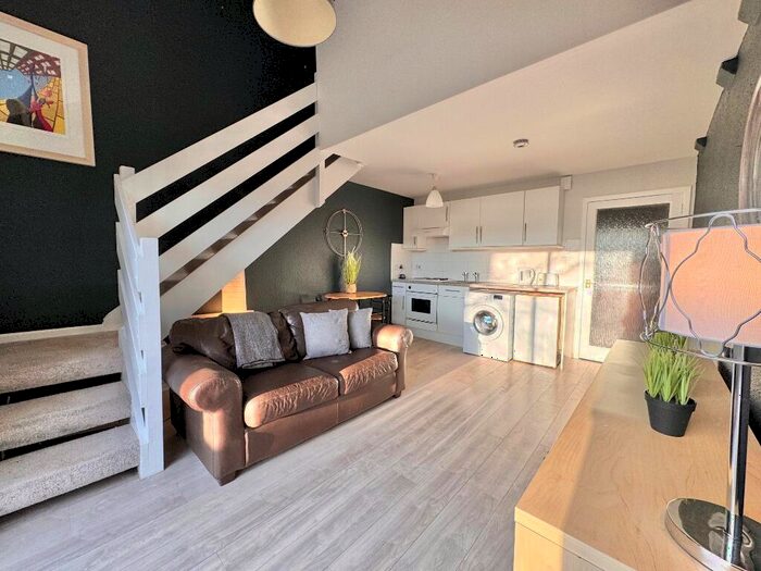 1 Bedroom Terraced House To Rent In Maybole Crescent, Newton Mearns