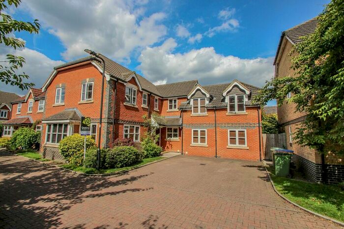 5 Bedroom Detached House To Rent In Bourne Close, Thames Ditton, KT7