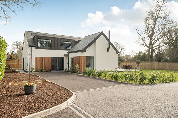 4 Bedroom Detached House For Sale In Cross Way, Shawford, Winchester, Hampshire, SO21