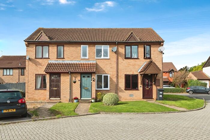 1 Bedroom Terraced House For Sale In Waterloo Court, Milton Keynes, Buckinghamshire, MK3