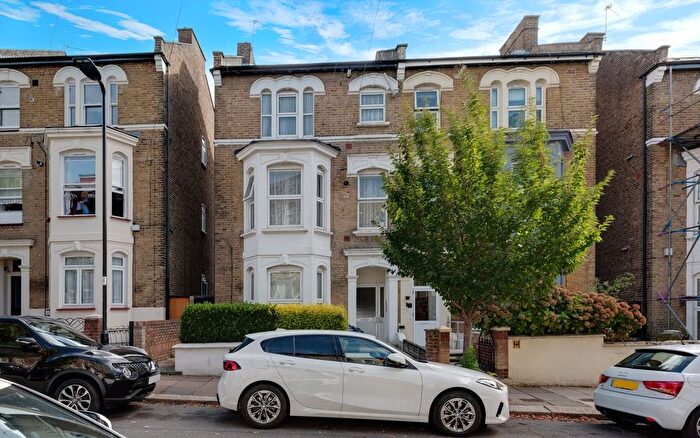2 Bedroom Property For Sale In Alfred Road, Acton, W3