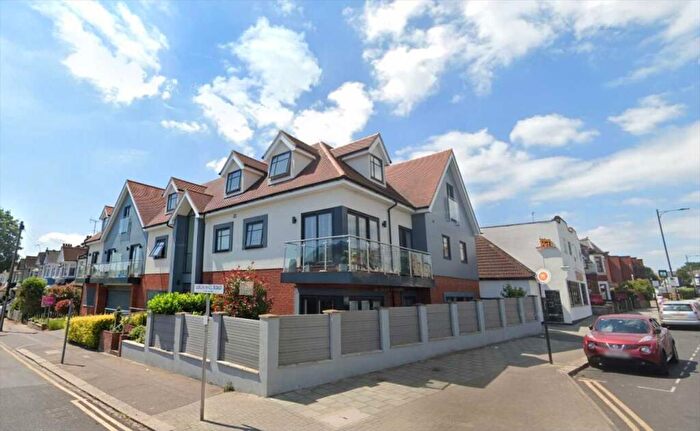 3 Bedroom Apartment To Rent In Leigh On Sea, SS9
