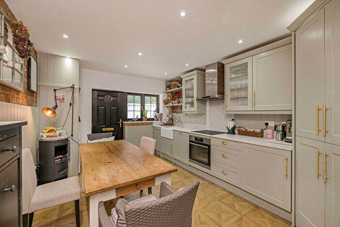 3 Bedroom Terraced House For Sale In Chelsham Road, Warlingham, CR6