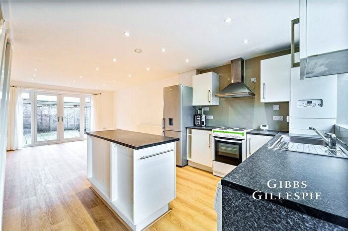 2 Bedroom Terraced House To Rent In Norwood Road, Southall, UB2