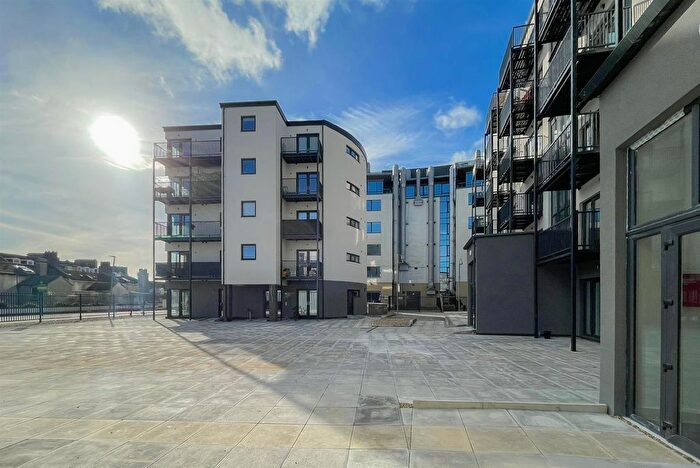 3 Bedroom Flat To Rent In Flat, Martin Court, Hastings, TN34