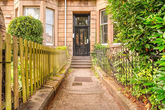 5 Bedroom Flat To Rent In Hillhead Street, Glasgow City, Glasgow, G12