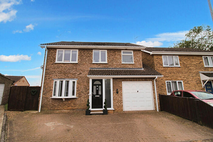 4 Bedroom Detached House For Sale In Rainsthorpe, South Wootton, King's Lynn, Norfolk, PE30