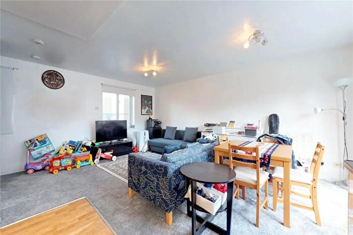 2 Bedroom Flat To Rent In Webber Street, London, SE1