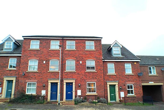 4 Bedroom Town House For Sale In Cherwell Gardens, Bingham, Nottingham, NG13