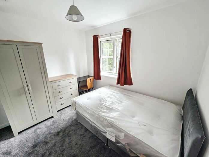 2 Bedroom Apartment To Rent In Ladybarn Court, Manchester, M14