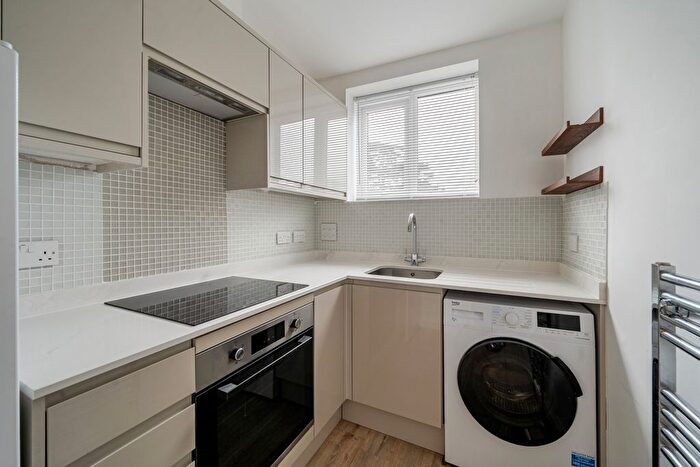 1 Bedroom Flat For Sale In High Street, West Wickham, BR4