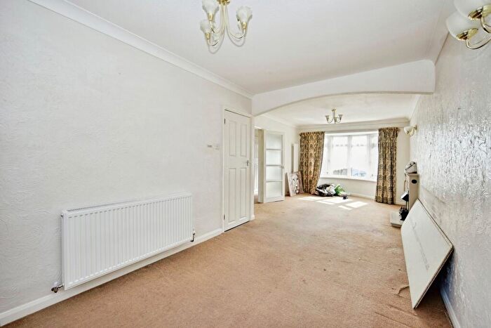 3 Bedroom End Of Terrace House For Sale In Clive Road, Sittingbourne, Kent, ME10