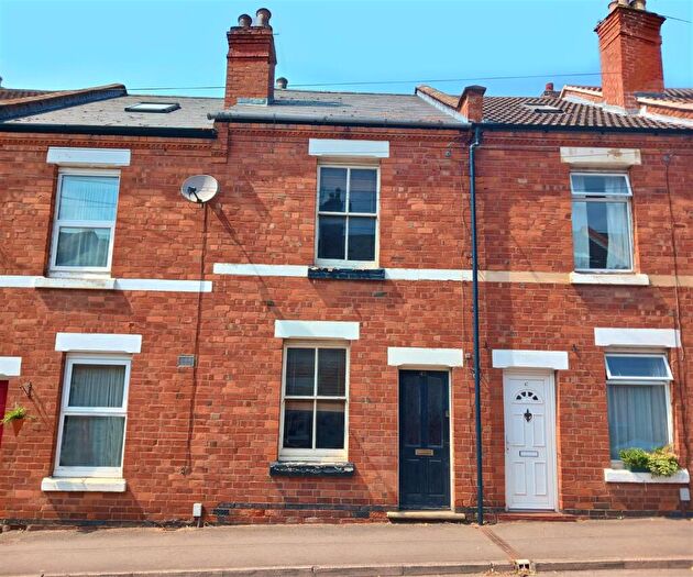 3 Bedroom Terraced House For Sale In Albert Street, Warwick, CV34