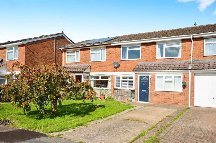 4 Bedroom Terraced House For Sale In Lea Walk, Harpenden, AL5