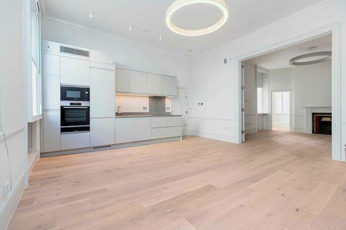 1 Bedroom Flat To Rent In Devonshire Street, Marylebone, W1G