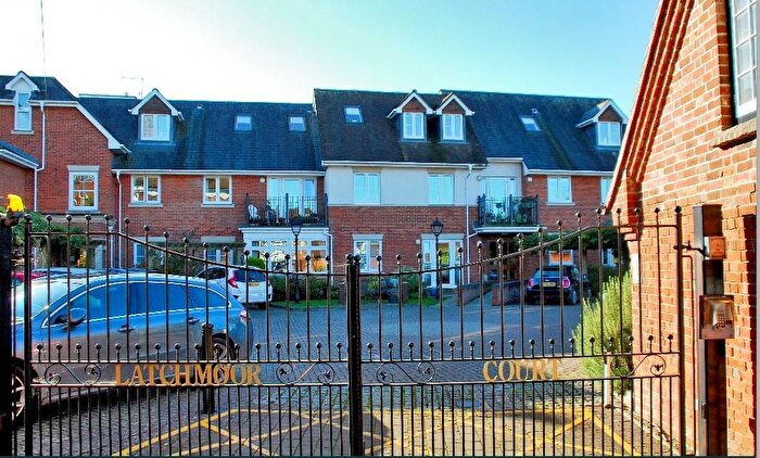 1 Bedroom Flat For Sale In Brookley Road, Brockenhurst, SO42