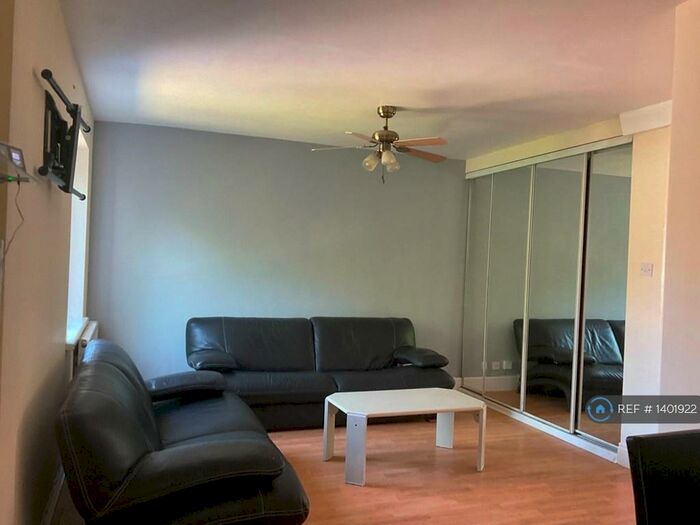 2 Bedroom Flat To Rent In Brigstock Road, Thornton Heath, CR7