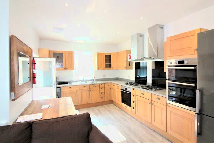 5 Bedroom Terraced House To Rent In Lorraine Avenue, Fulwood, Preston, PR2