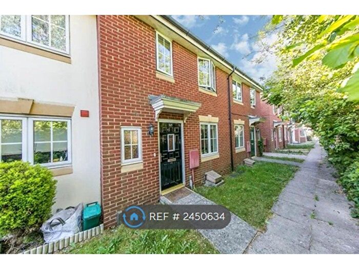 3 Bedroom Terraced House To Rent In Mill Road, Colchester, CO4