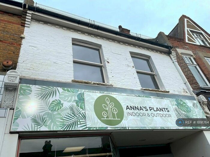 2 Bedroom Flat To Rent In Broadway, Leigh-On-Sea, SS9