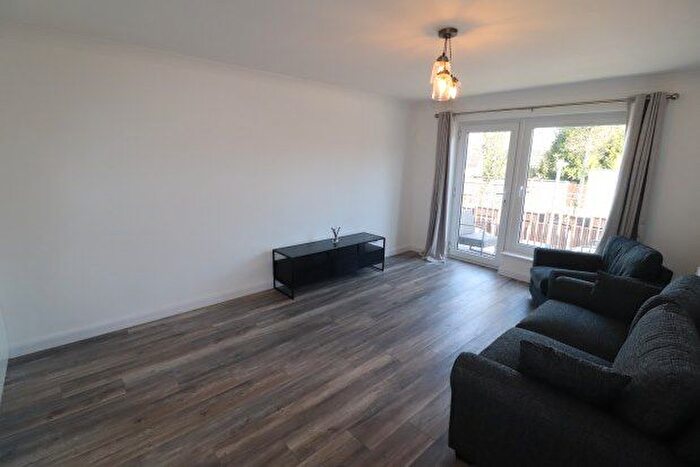 1 Bedroom Flat To Rent In Firsgrove Road, Brentwood, CM14