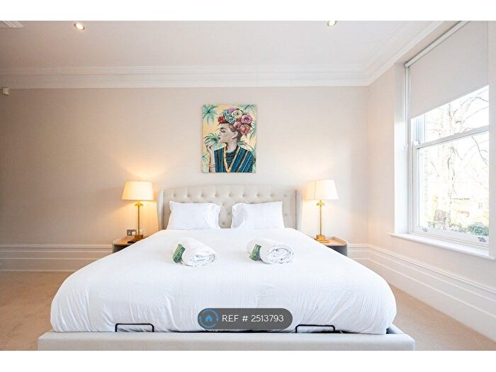 2 Bedroom Flat To Rent In Chesham House, Bowdon, Altrincham, WA14