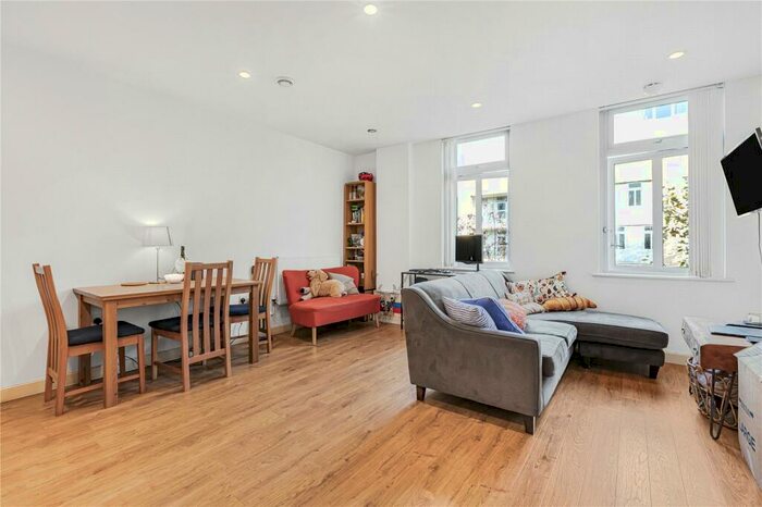 2 Bedroom Apartment To Rent In Salton Square, London, E14