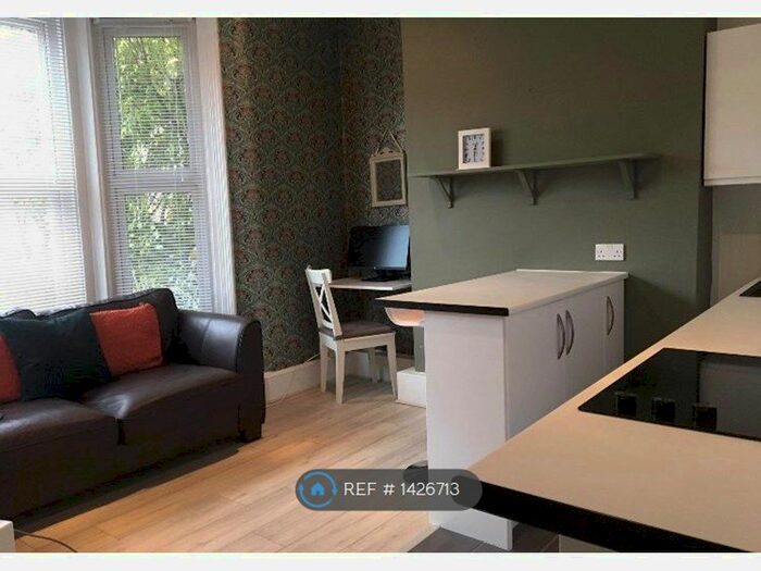 1 Bedroom Flat To Rent In Minard, Hither Green, SE6