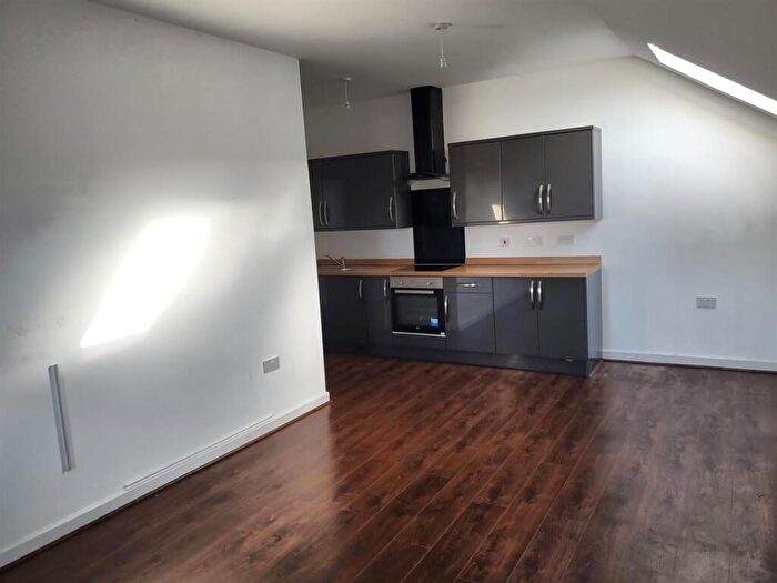 2 Bedroom Block Of Apartments To Rent In Batley Street, Halifax, HX3